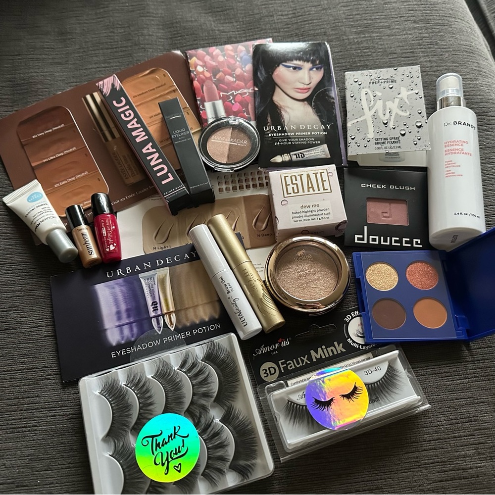 Huge makeup & lash bundle - $130 value!